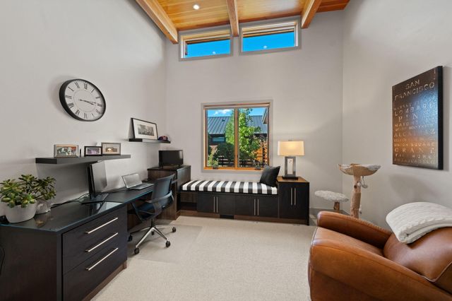 61612 Hosmer Lake Drive, Bend, OR 97702