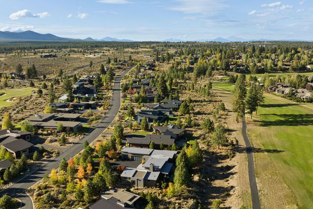 61612 Hosmer Lake Drive, Bend, OR 97702