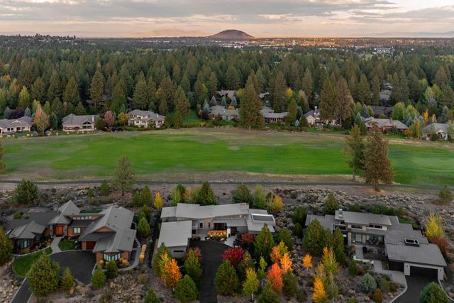 61612 Hosmer Lake Drive, Bend, OR 97702