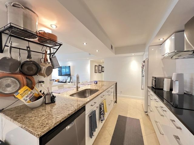 2900 NE 30th Street G-1, Fort Lauderdale, FL 33306