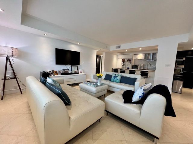 2900 NE 30th Street G-1, Fort Lauderdale, FL 33306