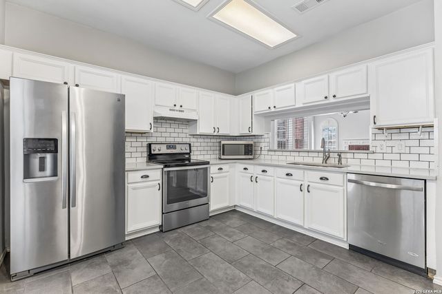 2123 MOLLYS WAY DR, San Antonio, TX 78232