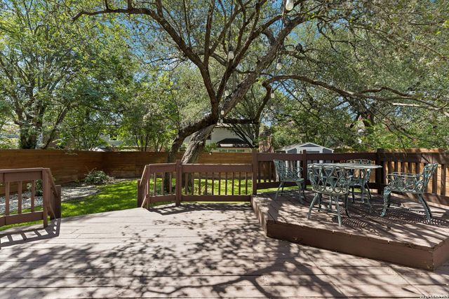 2123 MOLLYS WAY DR, San Antonio, TX 78232