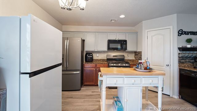11420 E 110th Street N, Owasso, OK 74055