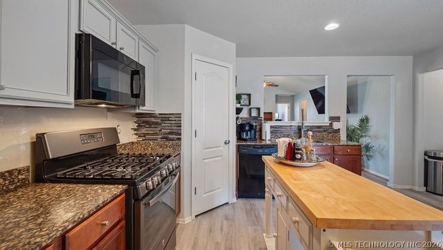 11420 E 110th Street N, Owasso, OK 74055