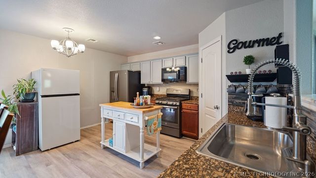 11420 E 110th Street N, Owasso, OK 74055