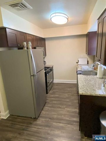 280-320 Oak Street 300 D, Ridgewood, NJ 07450