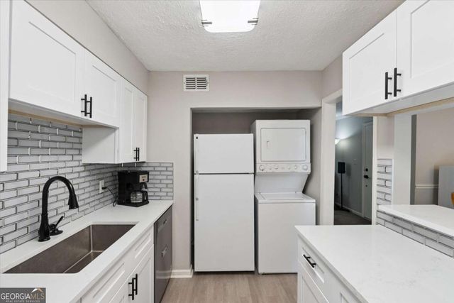 6700 Roswell Road 31B, Atlanta, GA 30328