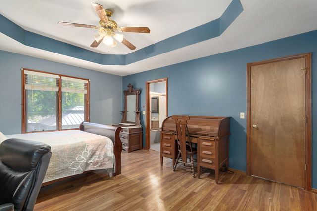 942 S Greentree Avenue, Springfield, MO 65809