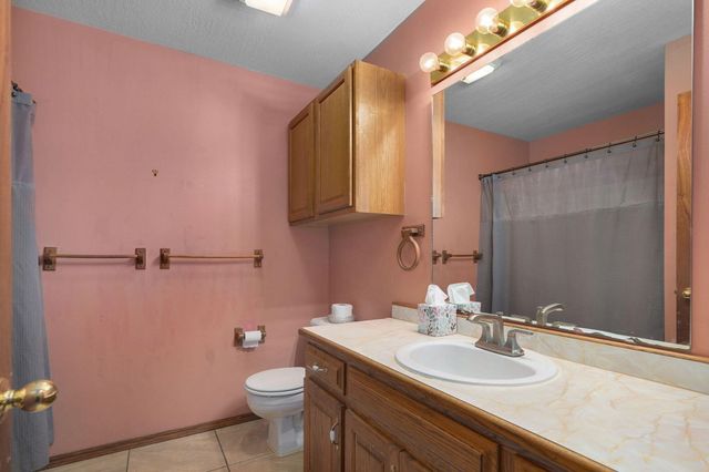 942 S Greentree Avenue, Springfield, MO 65809