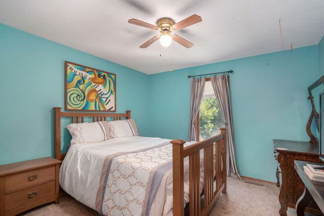 942 S Greentree Avenue, Springfield, MO 65809
