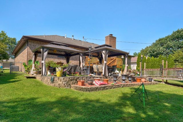 942 S Greentree Avenue, Springfield, MO 65809