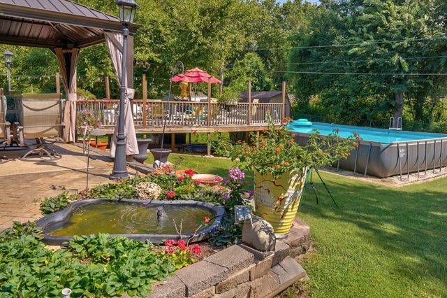 942 S Greentree Avenue, Springfield, MO 65809