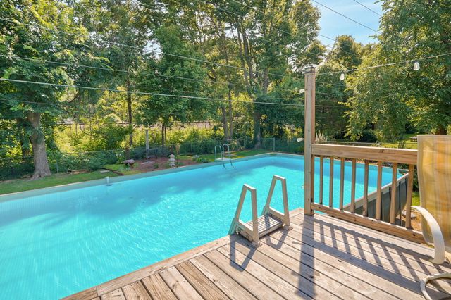 942 S Greentree Avenue, Springfield, MO 65809