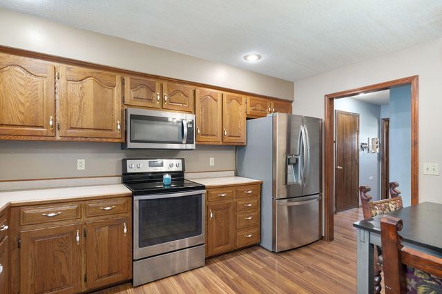 942 S Greentree Avenue, Springfield, MO 65809