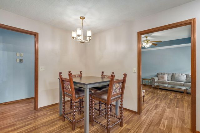 942 S Greentree Avenue, Springfield, MO 65809