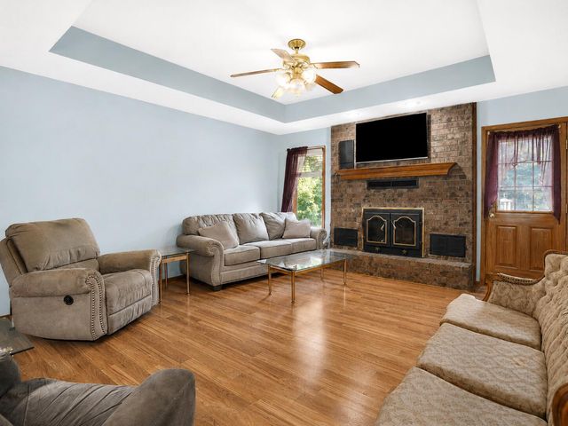 942 S Greentree Avenue, Springfield, MO 65809
