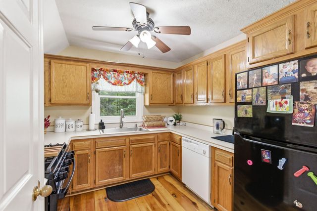 574 Powers Road, Frenchburg, KY 40322