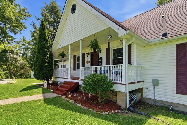 574 Powers Road, Frenchburg, KY 40322