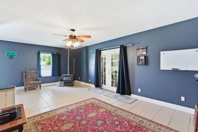 574 Powers Road, Frenchburg, KY 40322