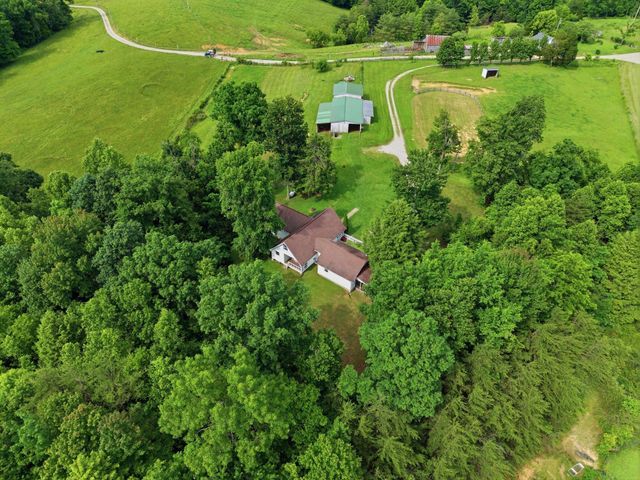 574 Powers Road, Frenchburg, KY 40322