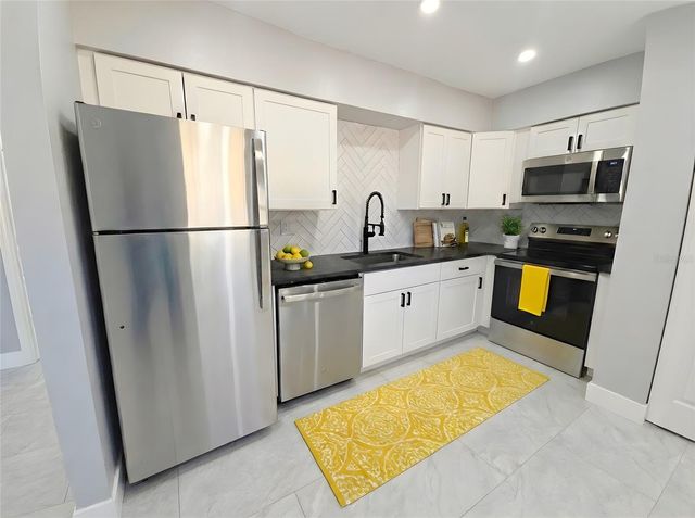 2941 SHORE DRIVE B, Safety Harbor, FL 34695