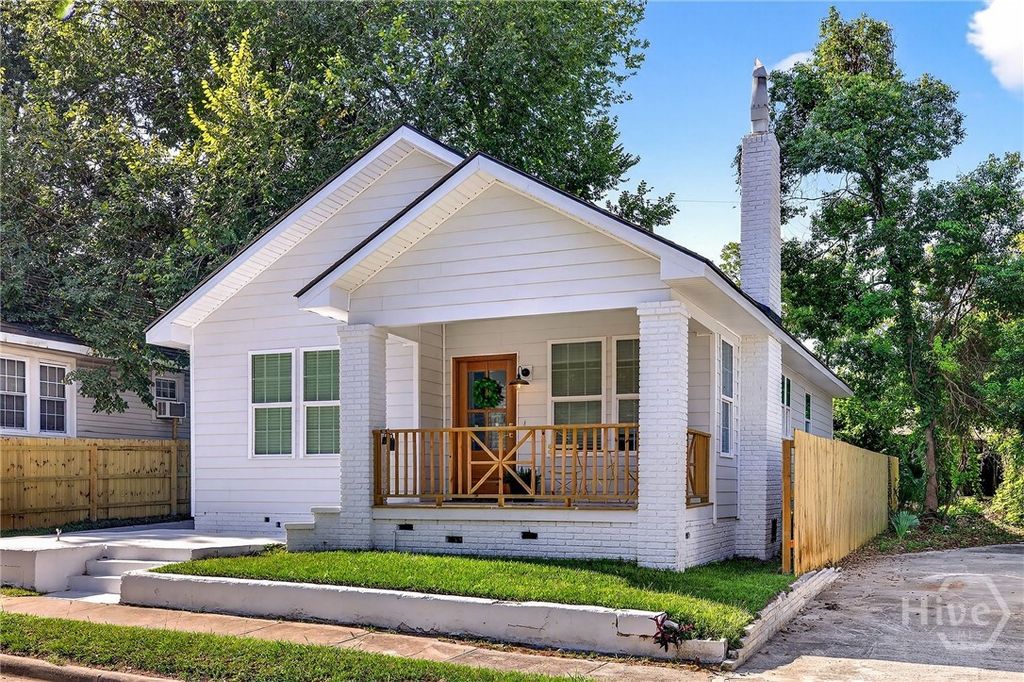 Image 2 of property listing at 1223 E 38th Street, Savannah, GA 31404