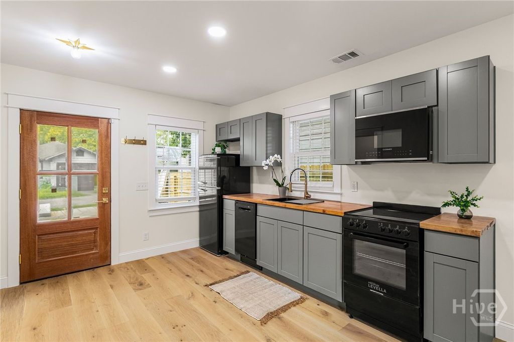 Image 24 of property listing at 1223 E 38th Street, Savannah, GA 31404