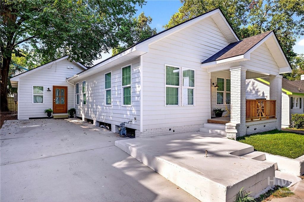Image 3 of property listing at 1223 E 38th Street, Savannah, GA 31404