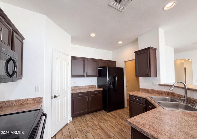 606 W BEAUTIFUL Lane, Phoenix, AZ 85041