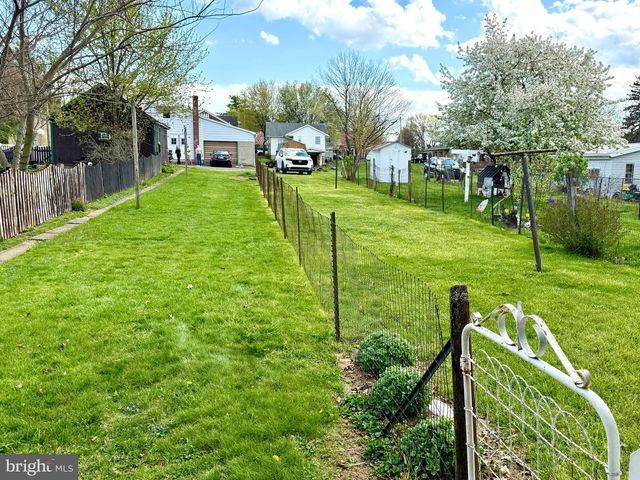 28 CALIFORNIA STREET W, Mercersburg, PA 17236