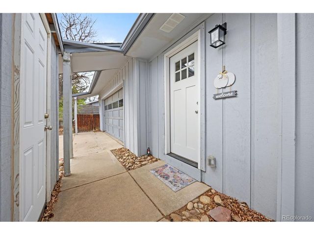 979 Roxwood Ln, Boulder, CO 80303