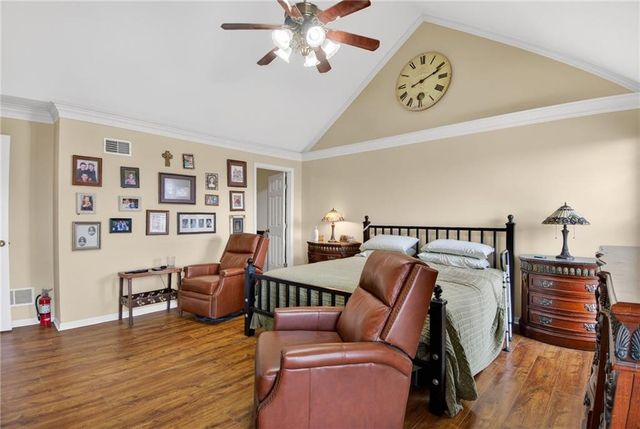 10001 NW 87th Street, Kansas City, MO 64153