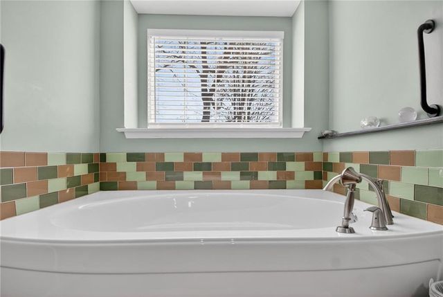 10001 NW 87th Street, Kansas City, MO 64153