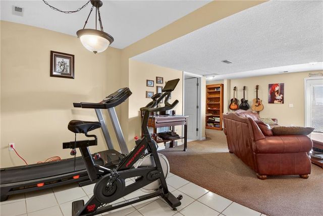 10001 NW 87th Street, Kansas City, MO 64153