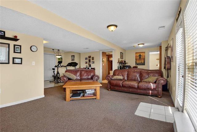 10001 NW 87th Street, Kansas City, MO 64153