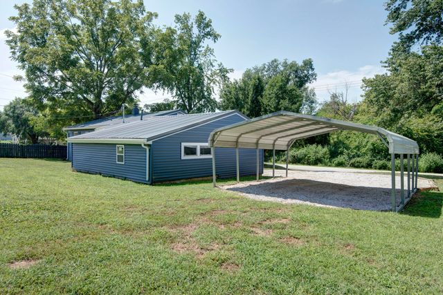 208 S Water Street, Nixa, MO 65714