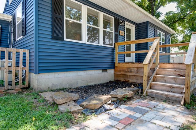 208 S Water Street, Nixa, MO 65714