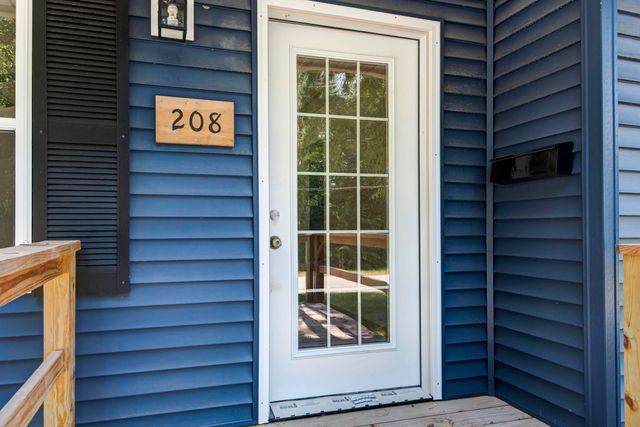 208 S Water Street, Nixa, MO 65714