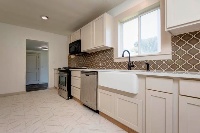 208 S Water Street, Nixa, MO 65714