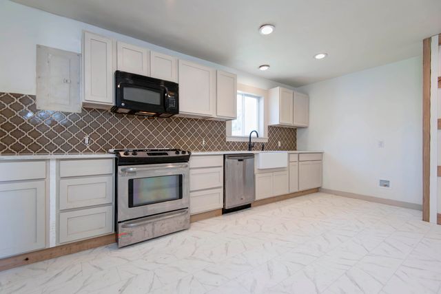 208 S Water Street, Nixa, MO 65714