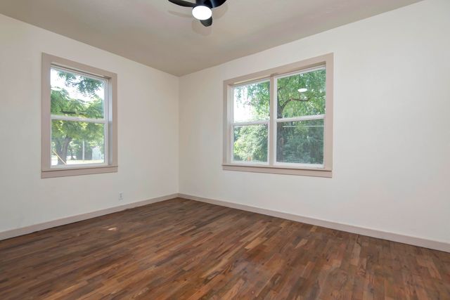 208 S Water Street, Nixa, MO 65714