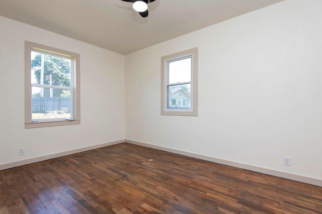 208 S Water Street, Nixa, MO 65714
