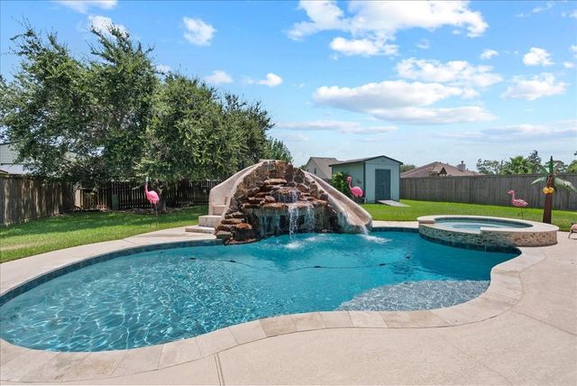 8018 Dogwood Court, Baytown, TX 77523