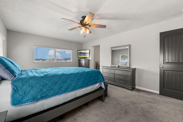 5373 Raglin Avenue SW, Albuquerque, NM 87121