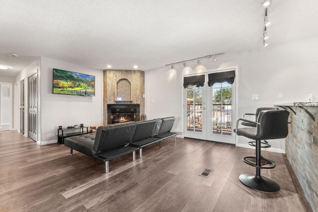 5373 Raglin Avenue SW, Albuquerque, NM 87121