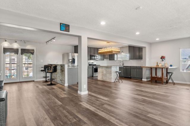 5373 Raglin Avenue SW, Albuquerque, NM 87121