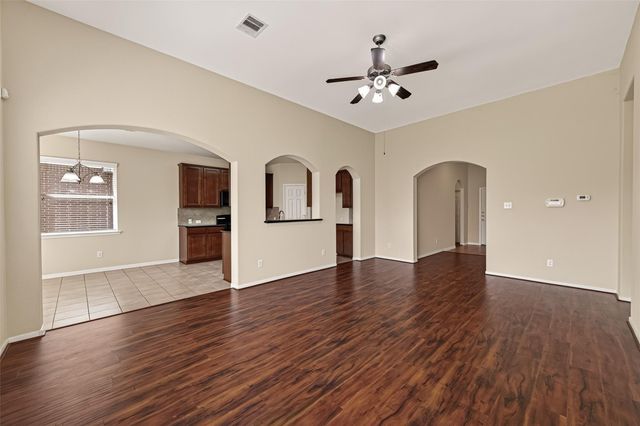9118 Cavalier Lane, Rosenberg, TX 77469