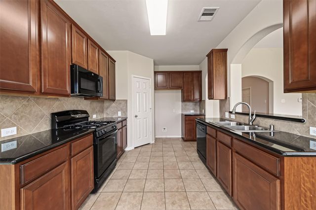 9118 Cavalier Lane, Rosenberg, TX 77469