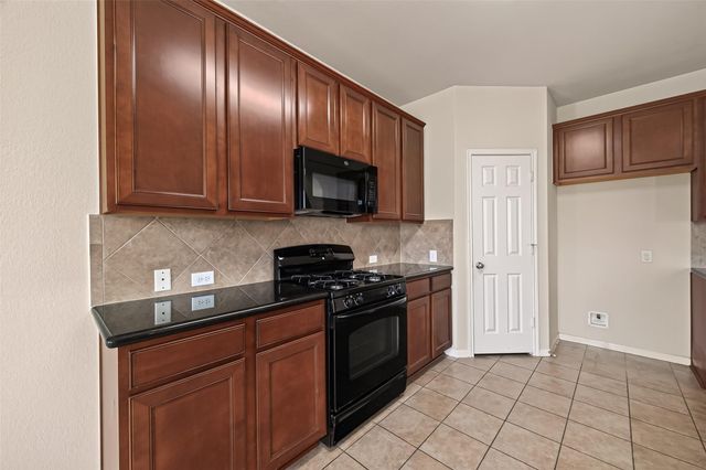 9118 Cavalier Lane, Rosenberg, TX 77469